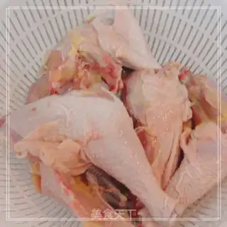 Make Hand-shredded chicken with saliva step 0