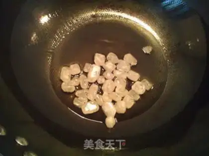 Make braised pork and potatoes step 1