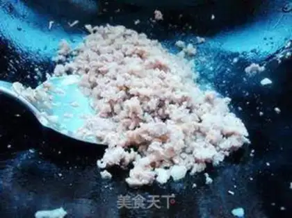 Make stir-fried pork with pickled cabbage step 3