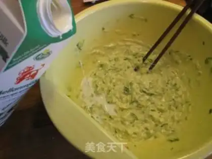 Make Shrimp and cucumber egg cake step 4