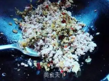 Make stir-fried pork with pickled cabbage step 6