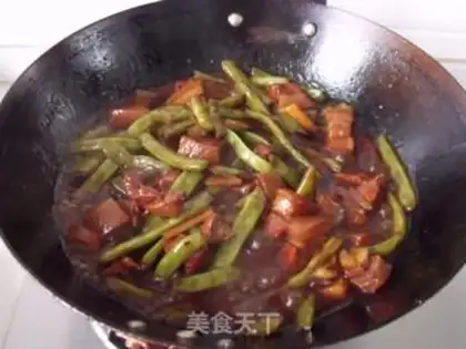 Make Roasted pork with green beans step 5
