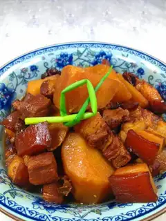Make braised pork and potatoes step 11