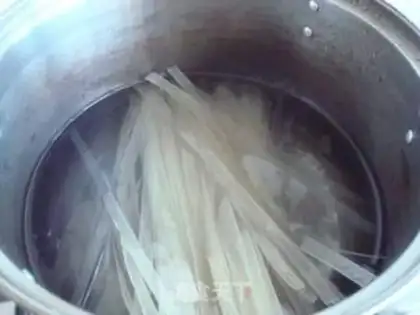 Make Cold yam vermicelli step 1