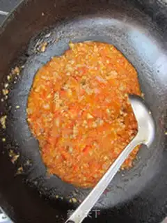 Make spaghetti bolognese step 9