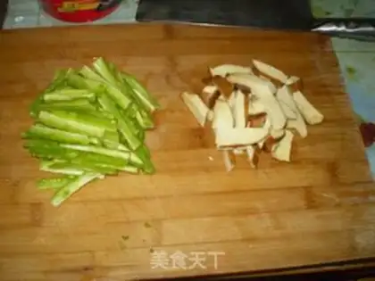 Make stir-fried dried bean curd with cold melon step 1