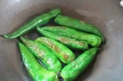 Make Tiger skin green pepper step 3