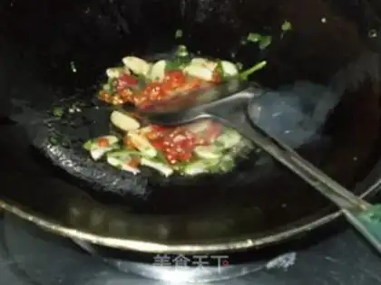 Make stir-fried dried bean curd with cold melon step 3