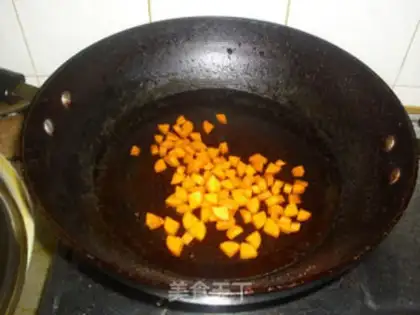 Make Assorted curry fried rice step 2