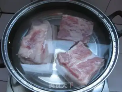 Make Home-made steamed pork with taro step 0