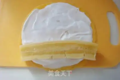 Make Cream banana roll step 5