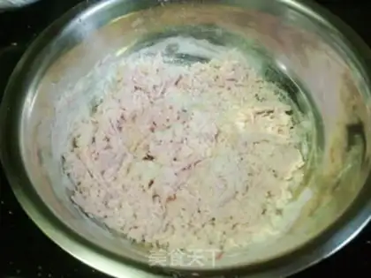 Make bow steamed buns step 2