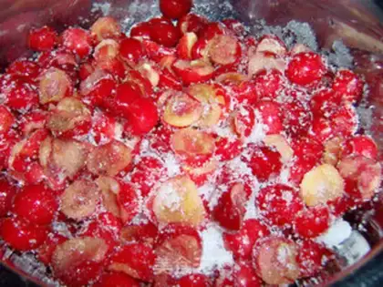 Make Cherry syrup water step 2