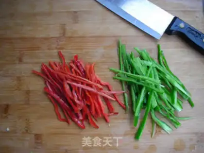 Make Red oil pig ears step 1