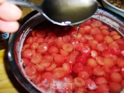 Make Cherry syrup water step 5