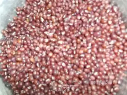 Make Wash red bean paste with water step 0