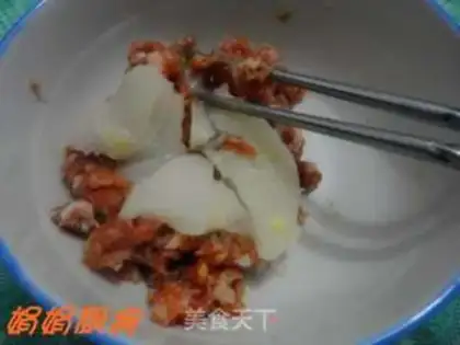 Make Small steamed buns with fresh meat step 3