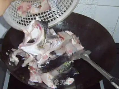 Make stir-fried fish pieces with green pepper step 5