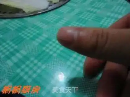 Make Small steamed buns with fresh meat step 4