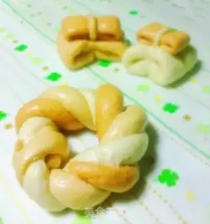 Make bow steamed buns step 12