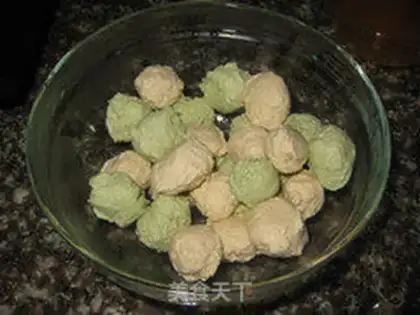 Make Two-color love meatballs step 12