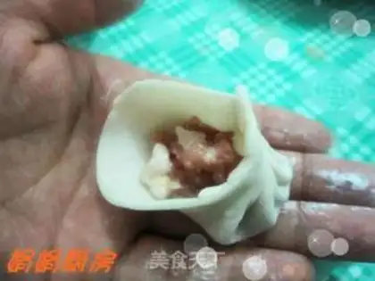 Make Small steamed buns with fresh meat step 7