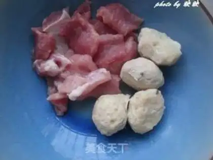 Make Curry meatball noodles step 2