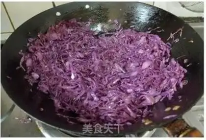 Make stir-fry purple cabbage step 5