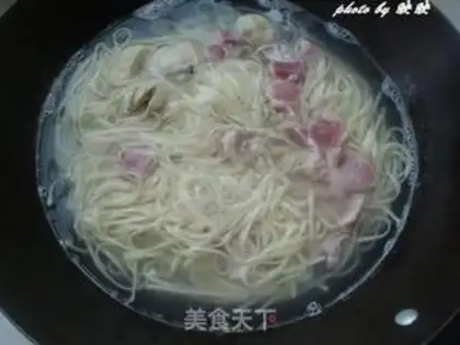 Make Curry meatball noodles step 7