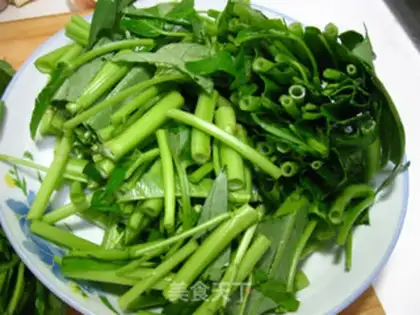 Make Water spinach in sesame sauce step 1