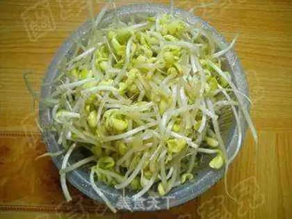 Make Hot and sour soybean sprouts step 0