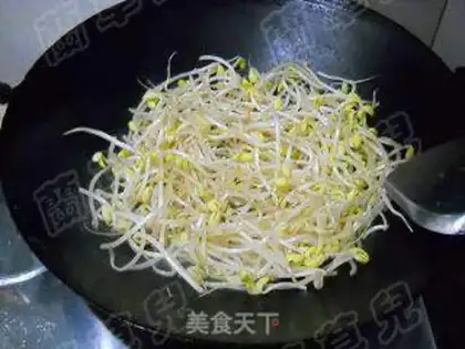 Make Hot and sour soybean sprouts step 2