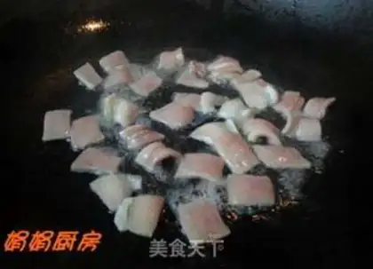 Make Shrimp and three delicacies wonton step 2
