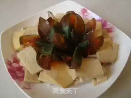 Make Spicy preserved egg tofu step 3
