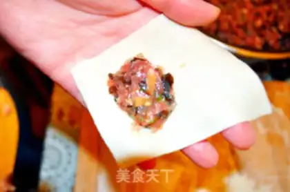 Make Shrimp and three delicacies wonton step 3