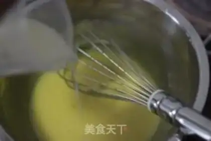 Make Honey Red Bean Qi Feng Cake Roll step 2