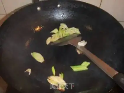 Make stir-fried bean sprouts step 1