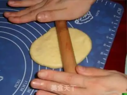 Make Money rolls bread step 13