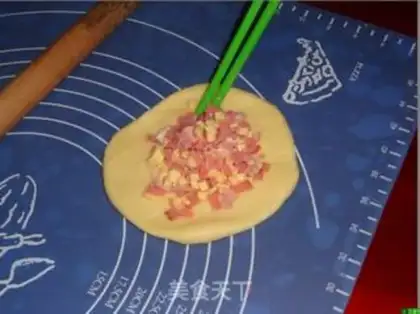 Make Money rolls bread step 14