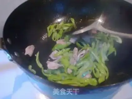Make chili fry meat step 1