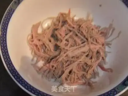 Make congee with pork and century step 4