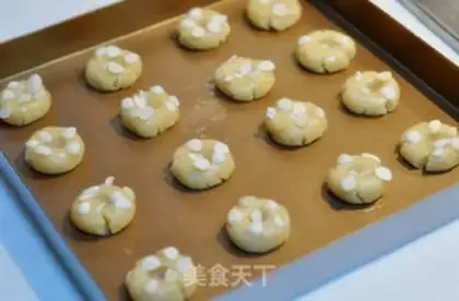Make almond crisps step 3