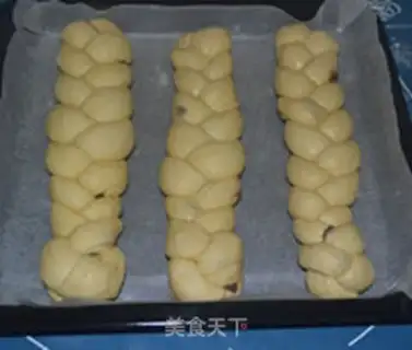 Make Fresh cream braid bun step 4