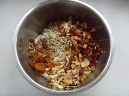 Make sugar roll fruit step 3