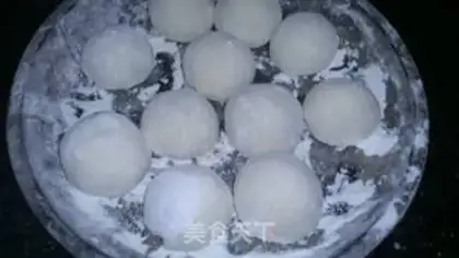 Make Fresh meat glutinous rice balls step 7
