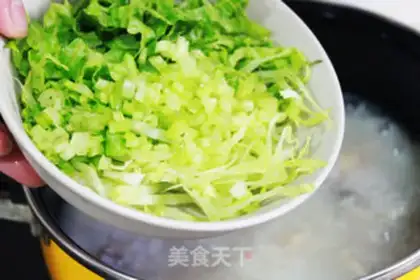 Make lettuce and fish fillet porridge step 5