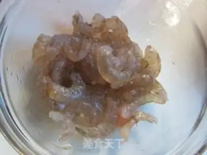 Make stir-fried edamame with shrimp and rice straw step 1