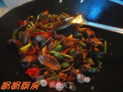 Make stir-fried chicken gizzards with garlic step 5