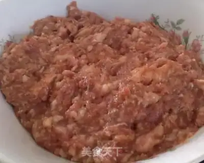 Make Xiangglutinous sausage and sea rice dumplings step 2