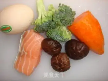 Make Salmon and egg fried rice step 0